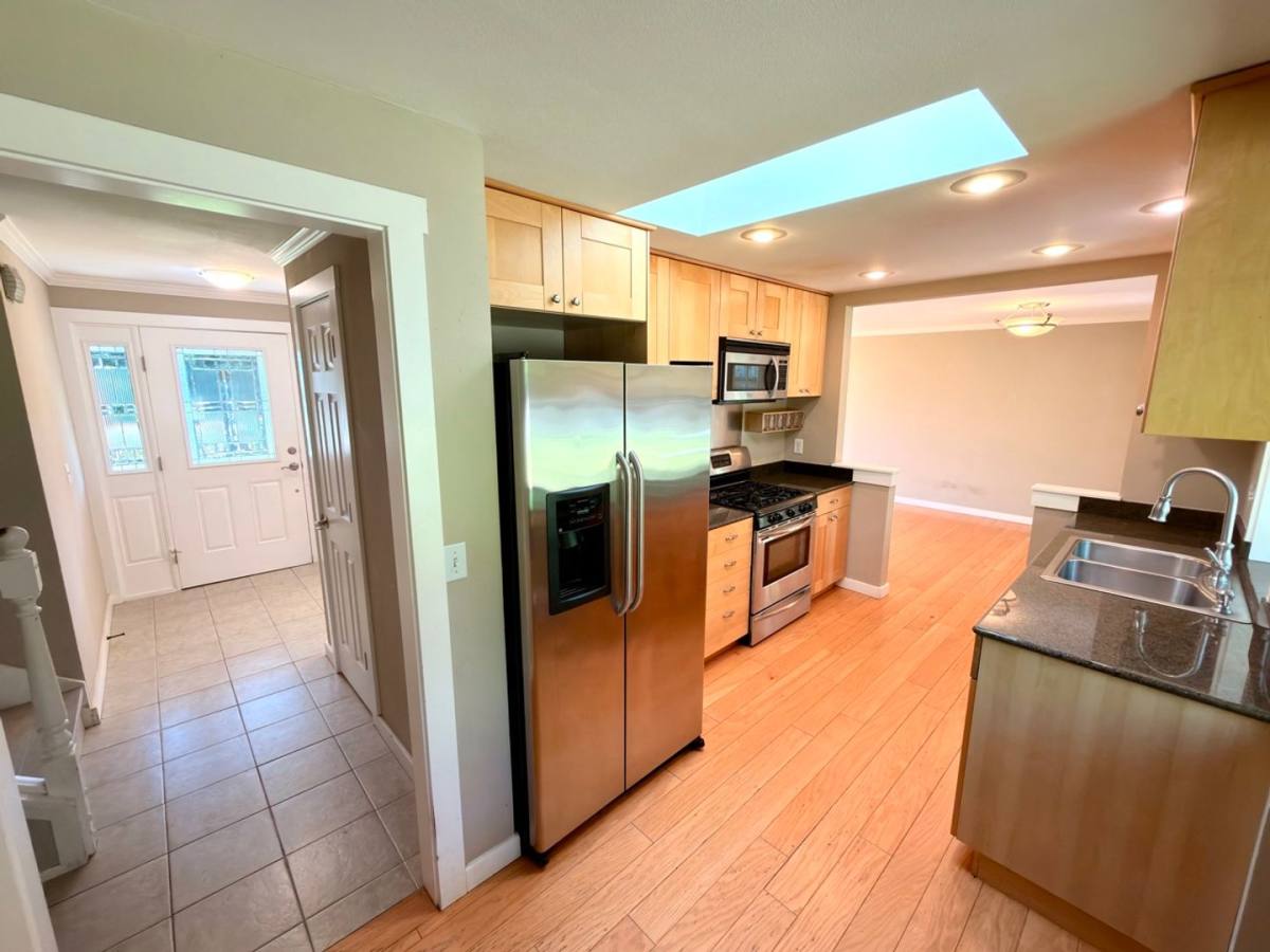 House for rent at 16915 NE 22nd Place, Bellevue, WA 98008