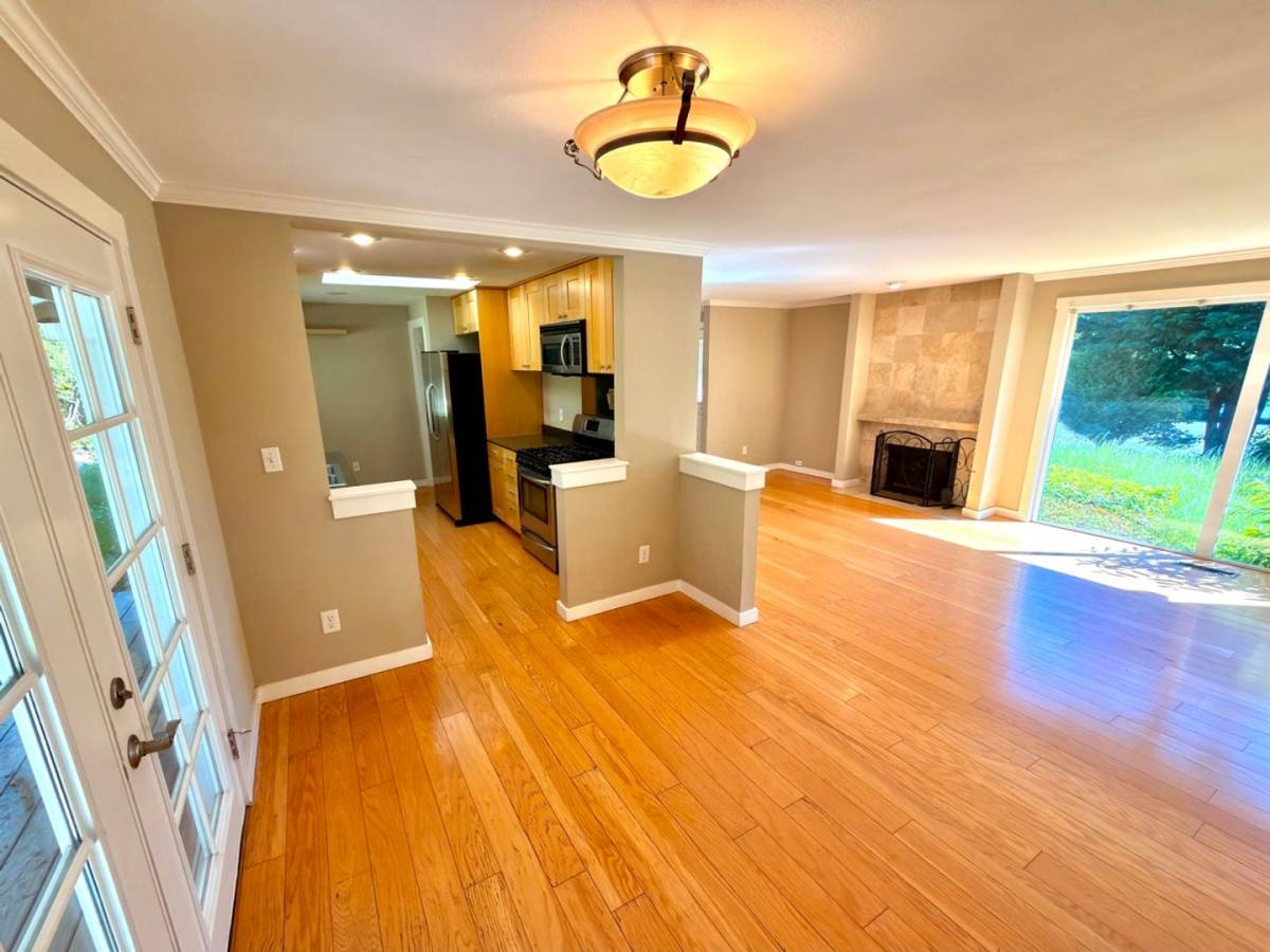 House for rent at 16915 NE 22nd Place, Bellevue, WA 98008