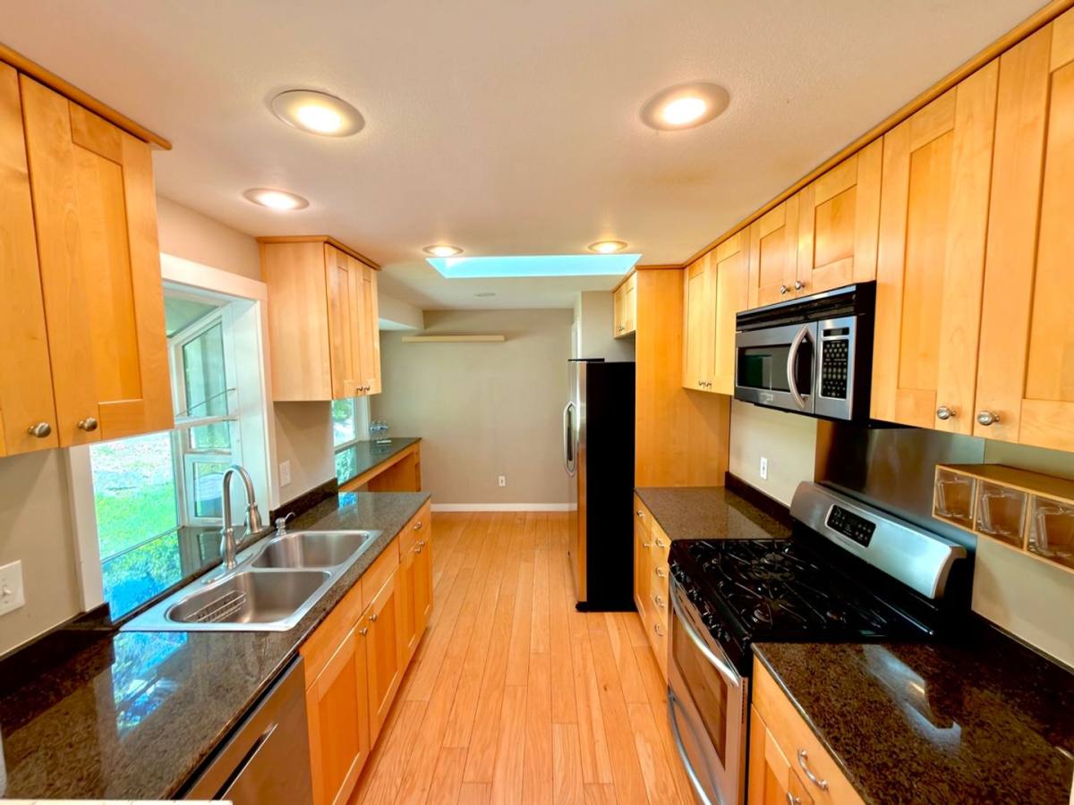 House for rent at 16915 NE 22nd Place, Bellevue, WA 98008