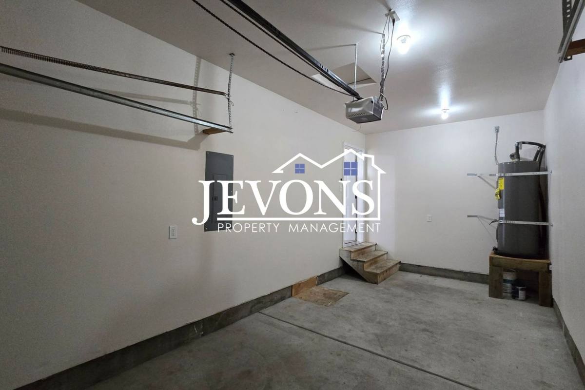 Apartment for rent at 321 Emerald Rd, Granger, WA 98932