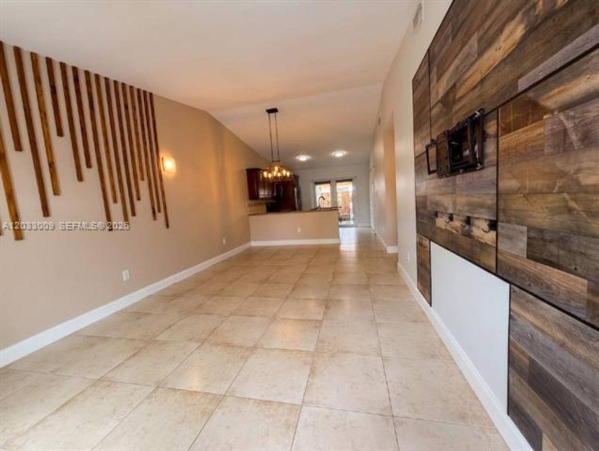 Townhouse for rent at 7675 NW 181st St, Hialeah, FL 33015