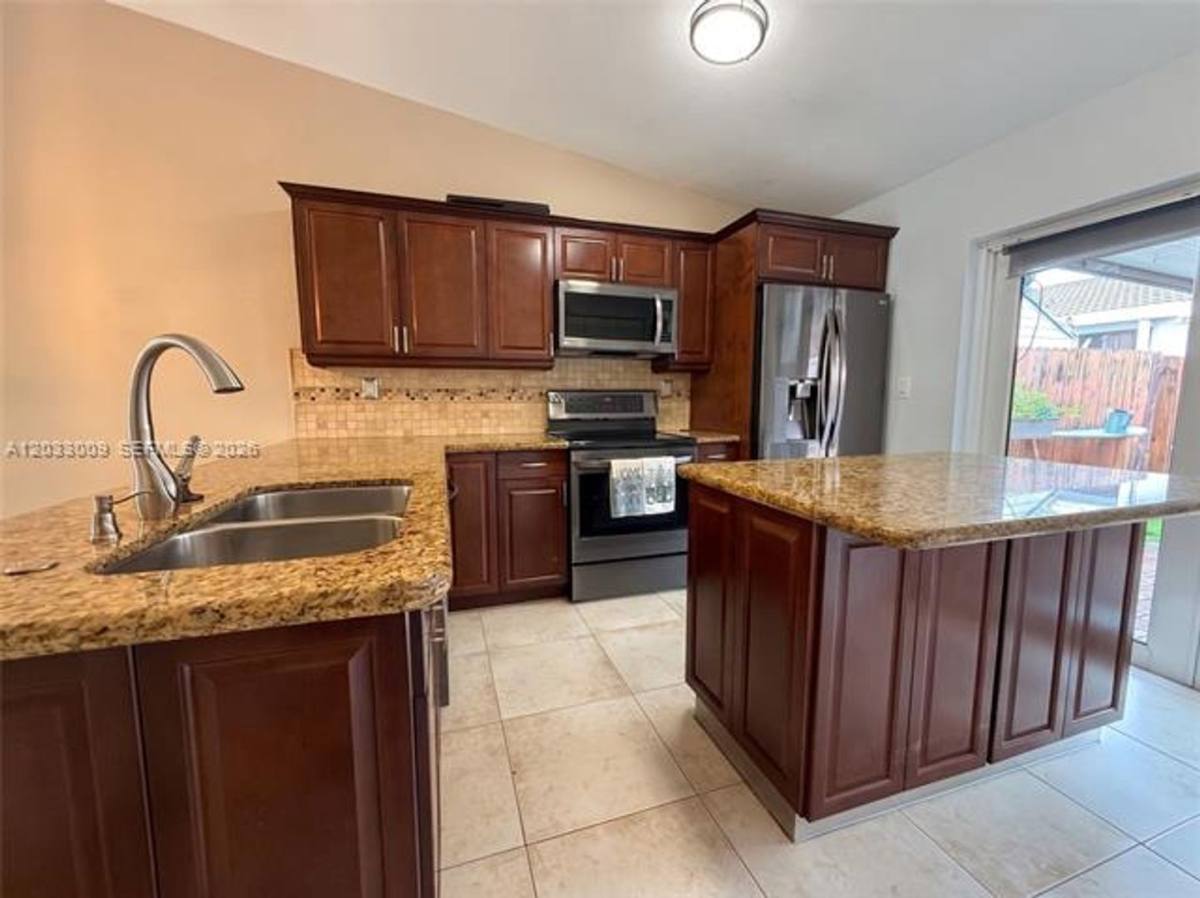 Townhouse for rent at 7675 NW 181st St, Hialeah, FL 33015