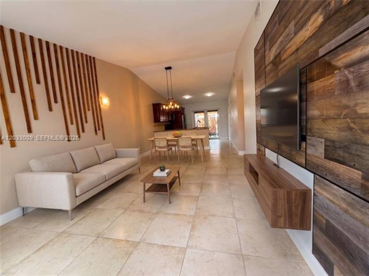 Townhouse for rent at 7675 NW 181st St, Hialeah, FL 33015