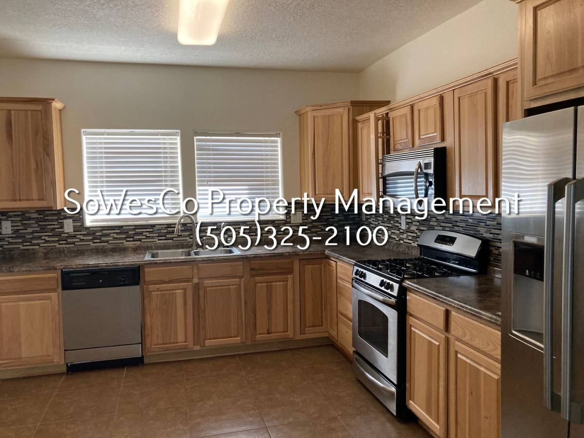 House for rent at 961 Katherine Ave, Farmington, NM 87401