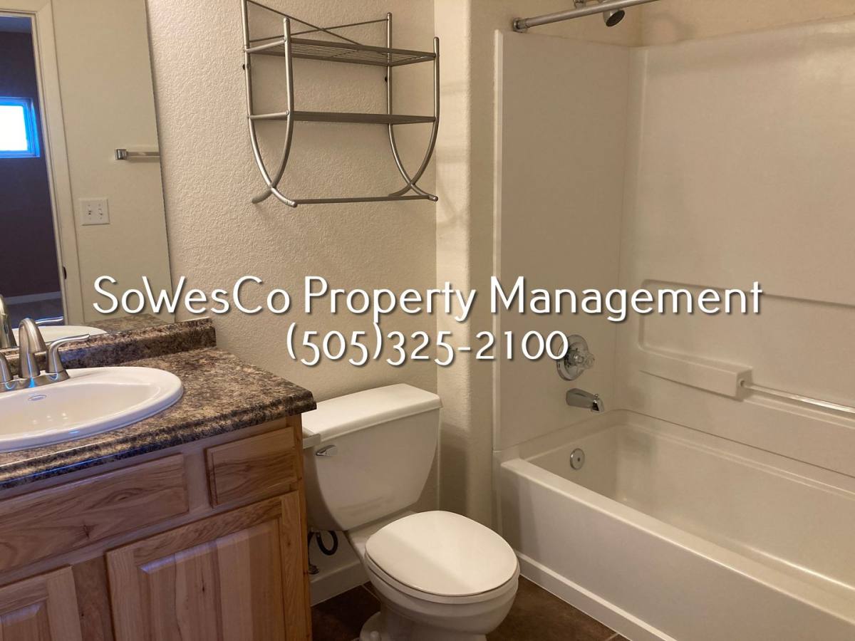 House for rent at 961 Katherine Ave, Farmington, NM 87401