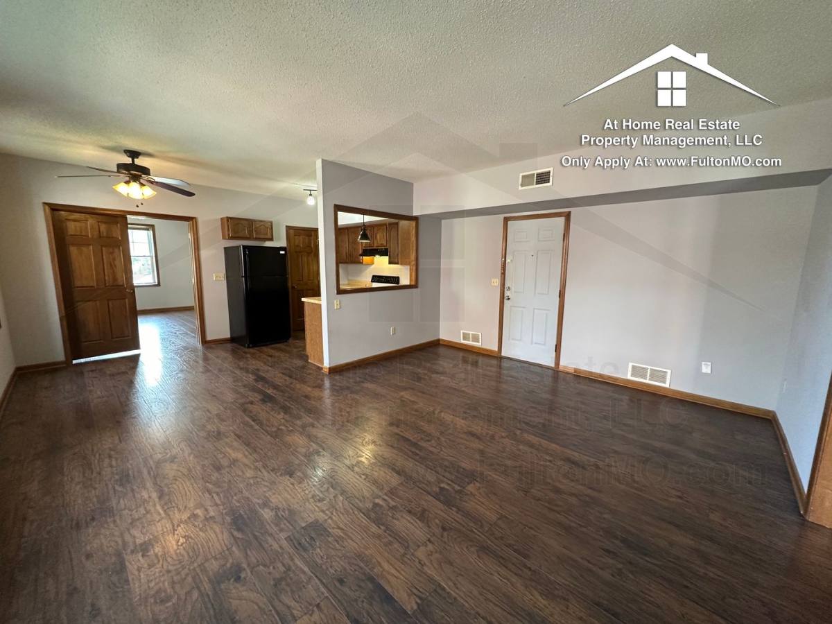 Apartment for rent at 101 E 10th St #105, Fulton, MO 65251
