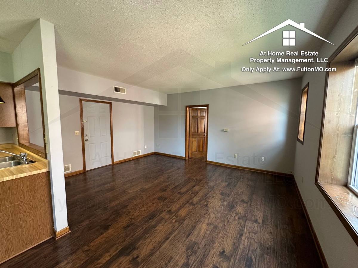 Apartment for rent at 101 E 10th St #105, Fulton, MO 65251