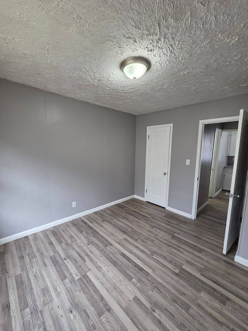 Apartment for rent at 918 S Hiram, Wichita, KS 67213