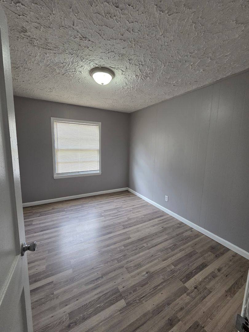 Apartment for rent at 918 S Hiram, Wichita, KS 67213