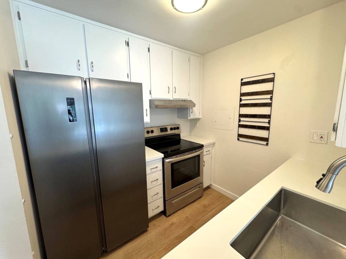 Townhouse for rent at 390 E Surfside Dr, Port Hueneme, CA 93041