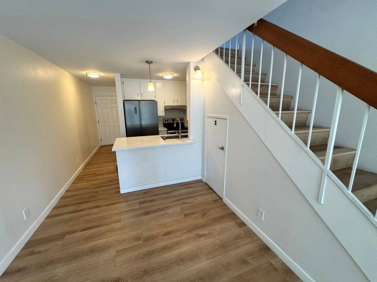Townhouse for rent at 390 E Surfside Dr, Port Hueneme, CA 93041