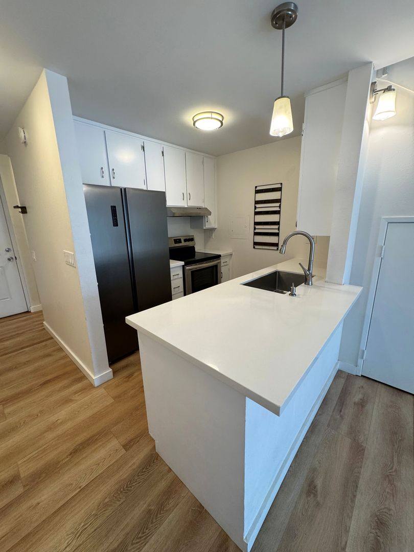 Townhouse for rent at 390 E Surfside Dr, Port Hueneme, CA 93041