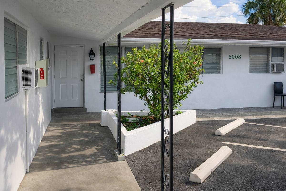 Apartment for rent at 6008 NW 10 St, Pompano Beach, FL 33063