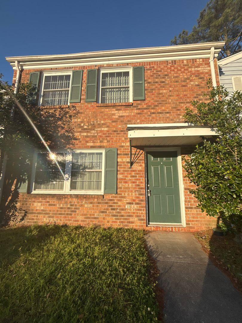 Townhouse for rent at 202 Myrtlewood, Jacksonville, NC 28546