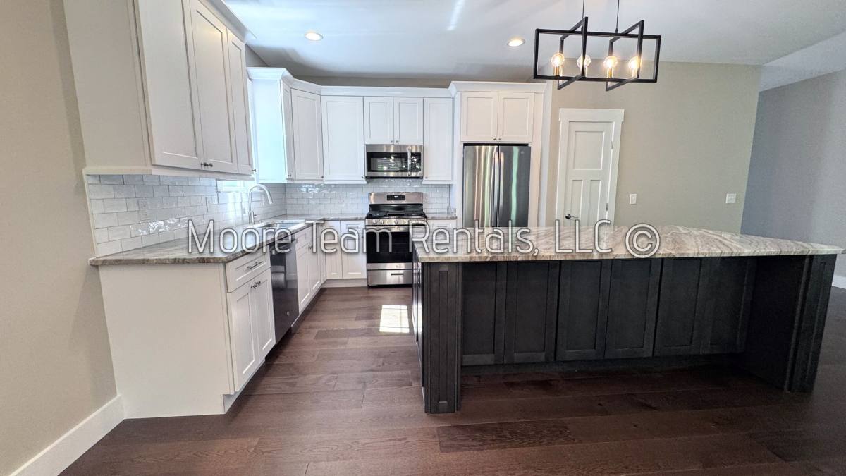 House for rent at 233 Leyland Circle, Hendersonville, NC 28792