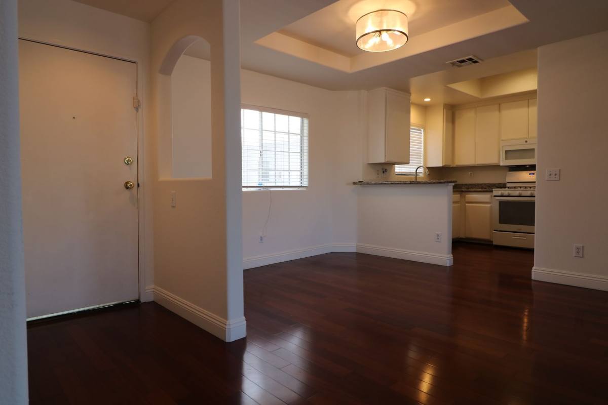 Apartment for rent at 4455 Hazeltine Ave, Sherman Oaks, CA 91423