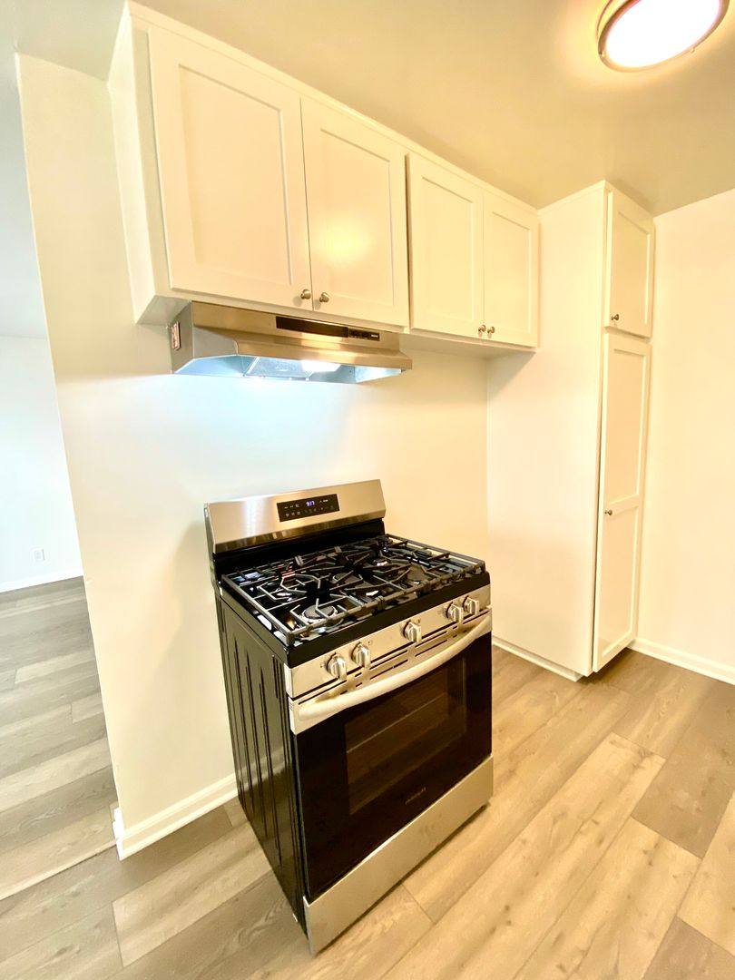 Apartment for rent at 7418 Alabama Ave, Canoga Park, CA 91303