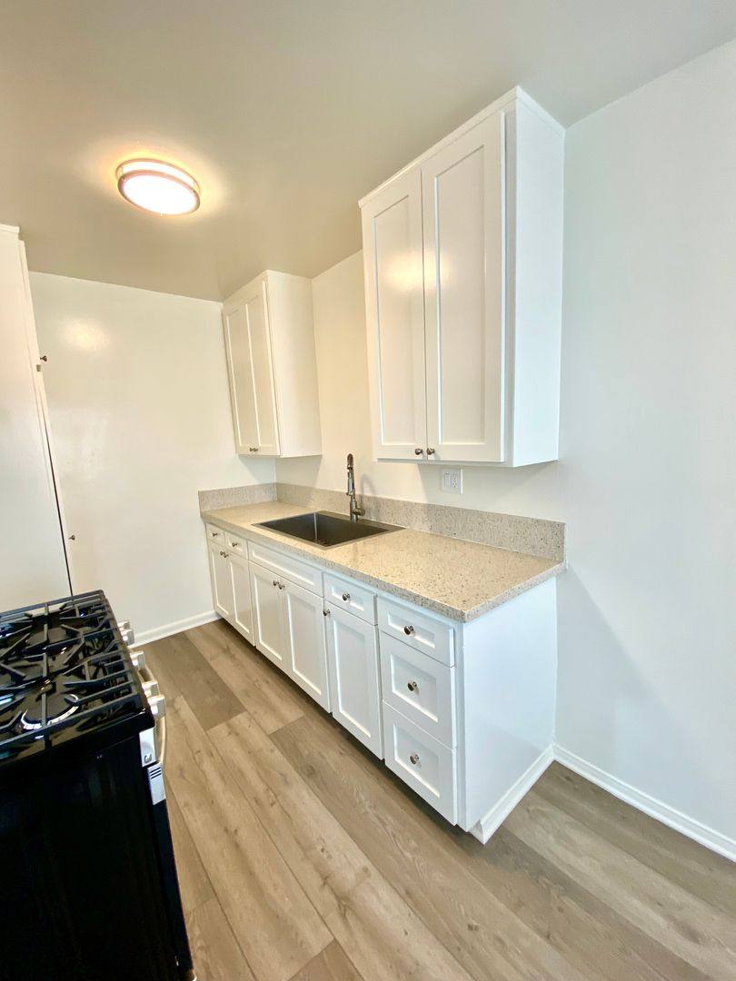 Apartment for rent at 7418 Alabama Ave, Canoga Park, CA 91303