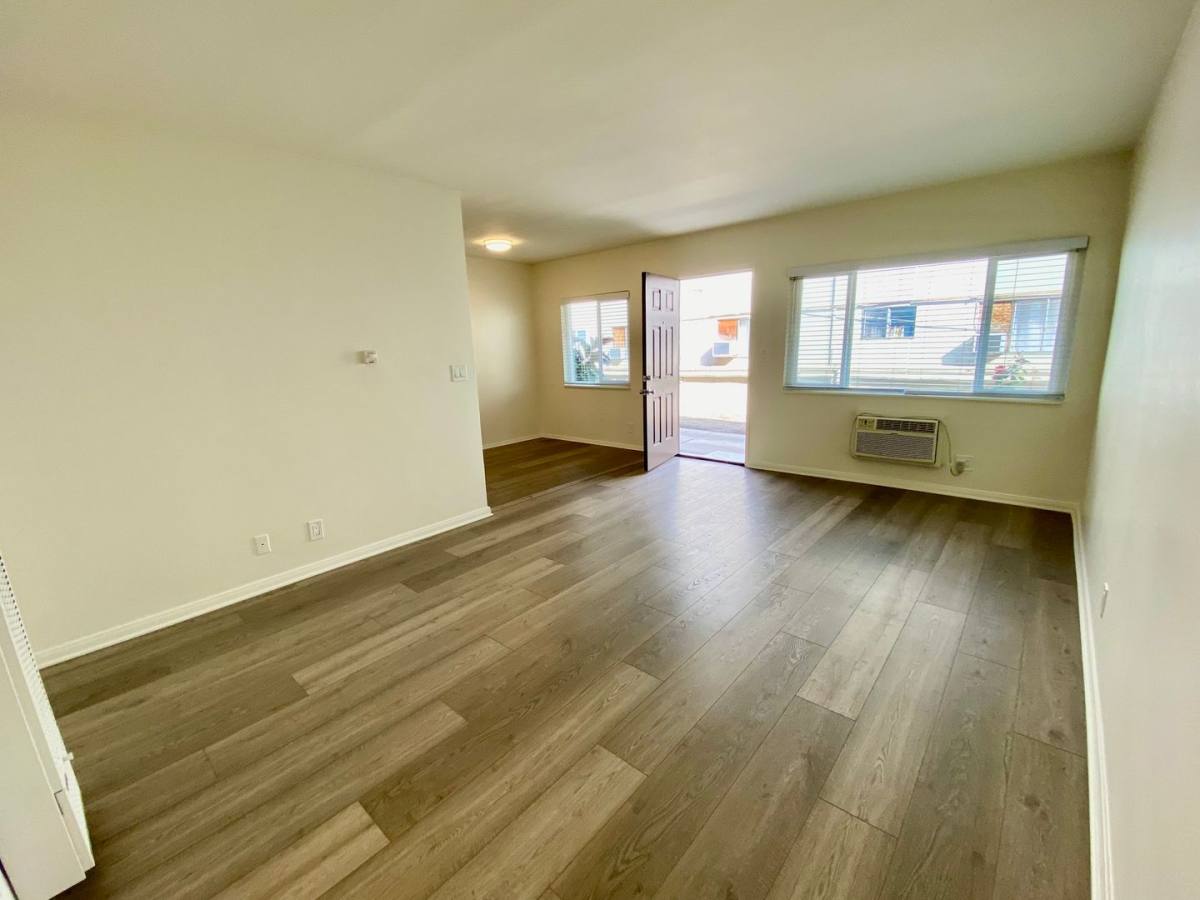 Apartment for rent at 7418 Alabama Ave, Canoga Park, CA 91303