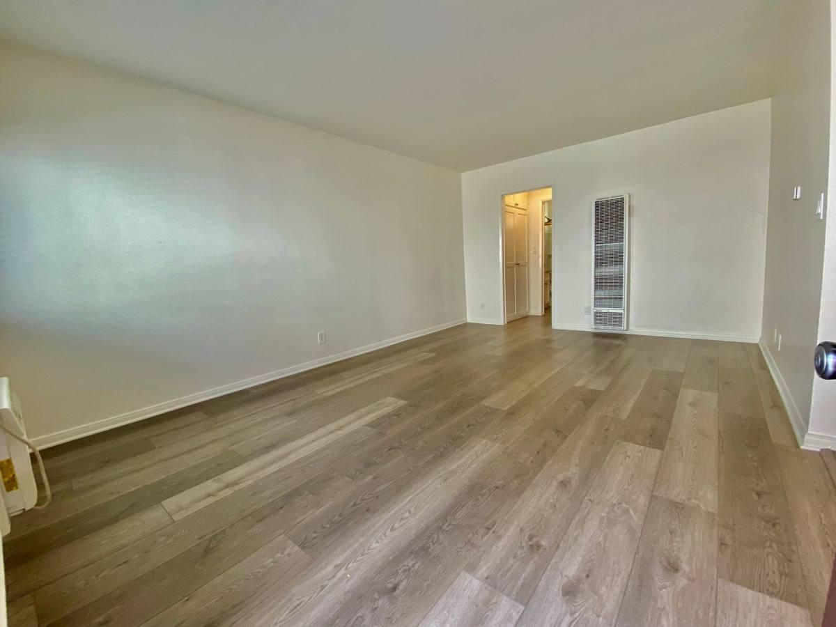 Apartment for rent at 7418 Alabama Ave, Canoga Park, CA 91303