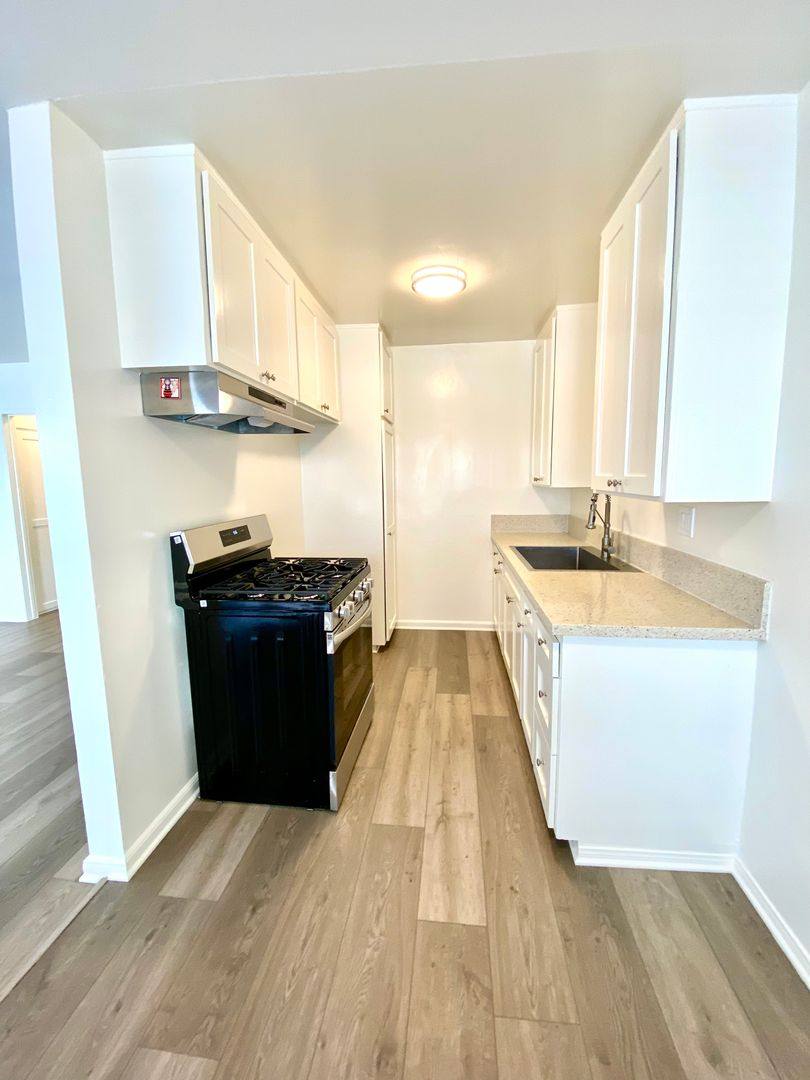 Apartment for rent at 7418 Alabama Ave, Canoga Park, CA 91303