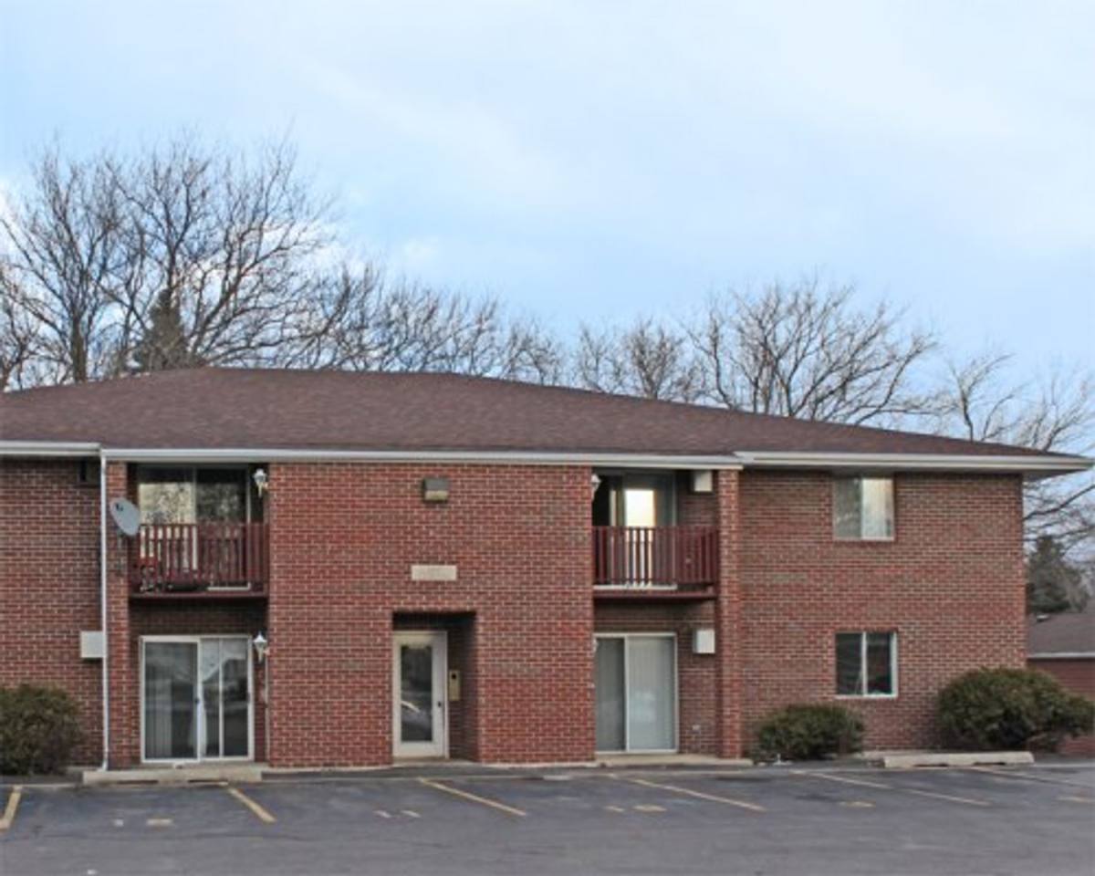 Apartment for rent at 165 Cimarron Court, Oshkosh, WI 54902