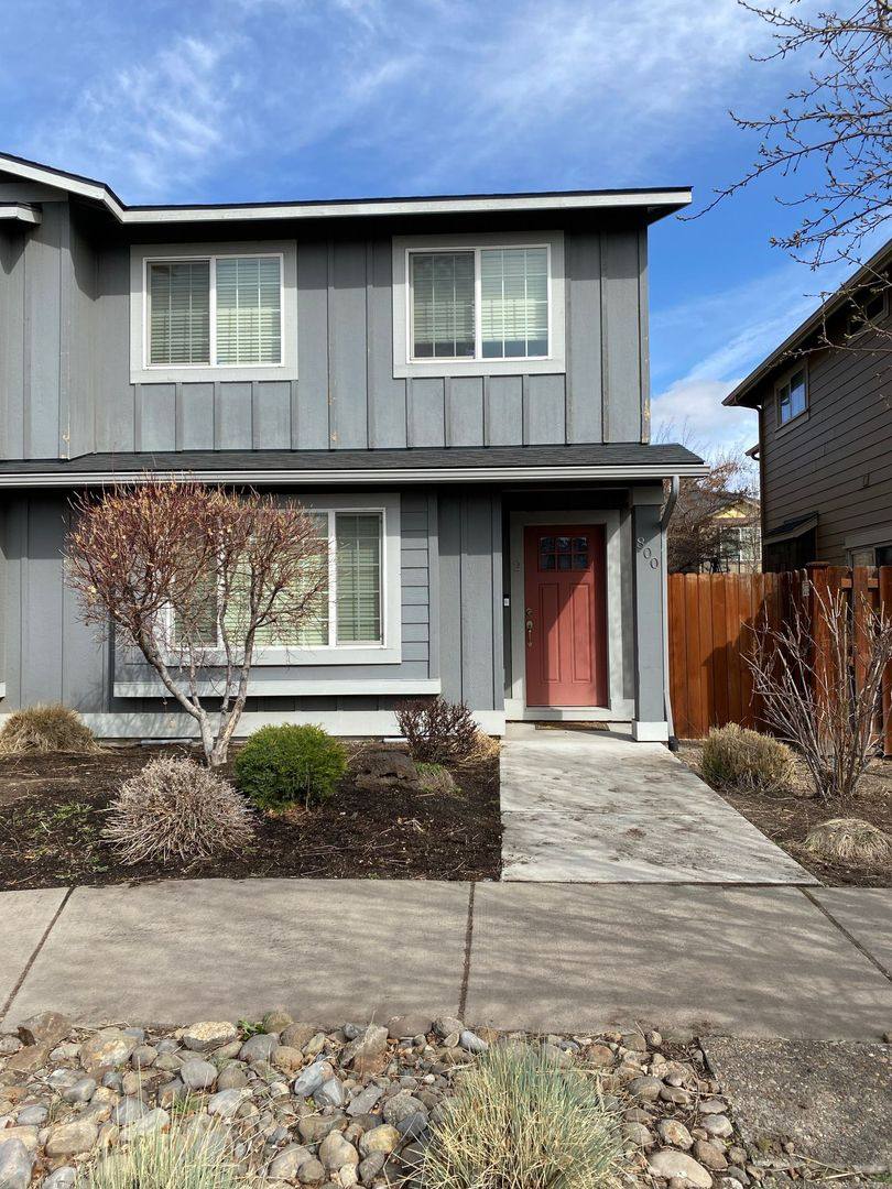 Apartment for rent at 800 NE Ross Rd, Bend, OR 97701