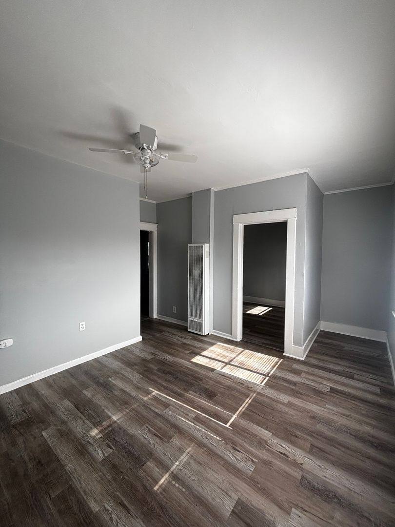 Apartment for rent at 927 Magnolia Ave, Long Beach, CA 90813