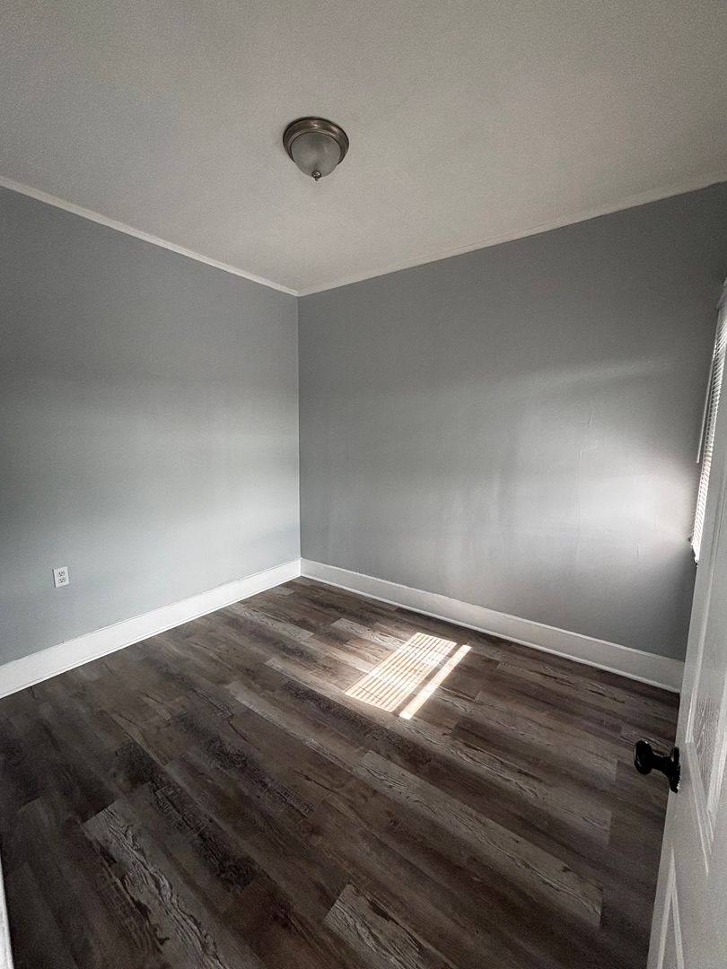 Apartment for rent at 927 Magnolia Ave, Long Beach, CA 90813