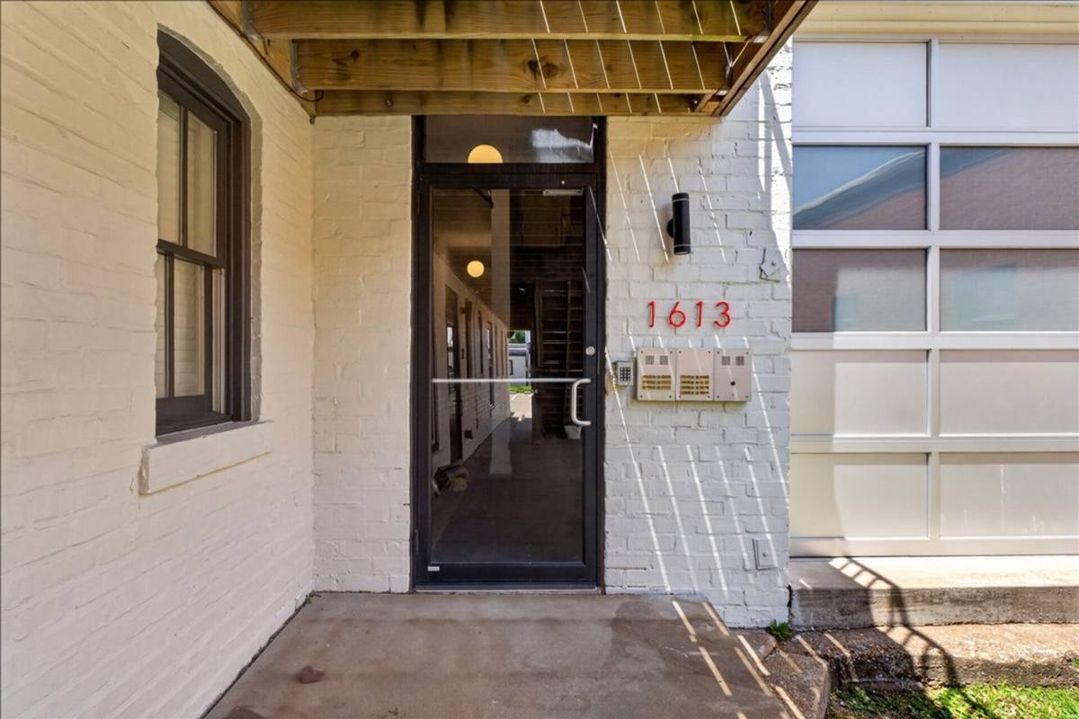 Apartment for rent at 1613 Tower Grove Ave, Saint Louis, MO 63110