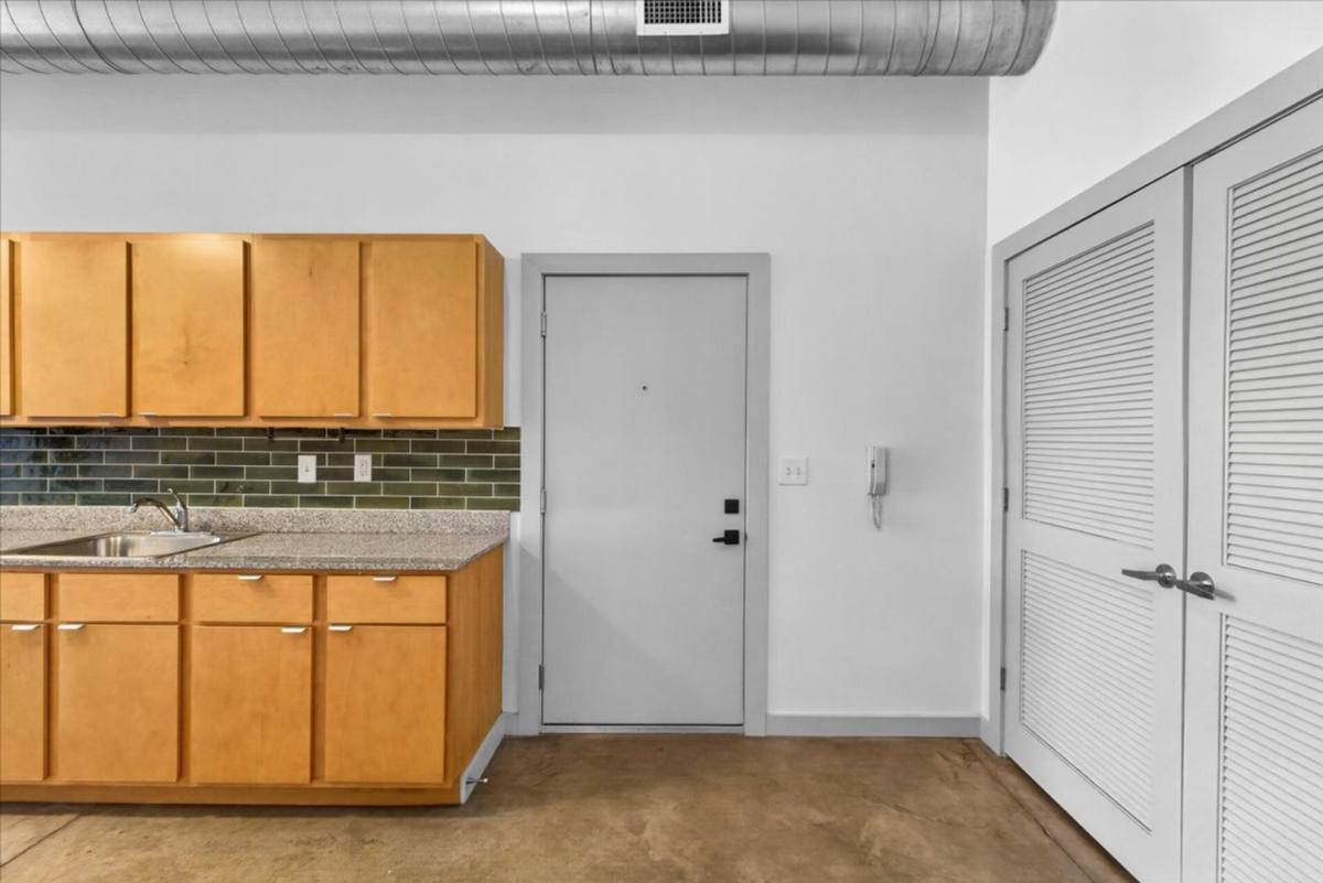 Apartment for rent at 1613 Tower Grove Ave, Saint Louis, MO 63110