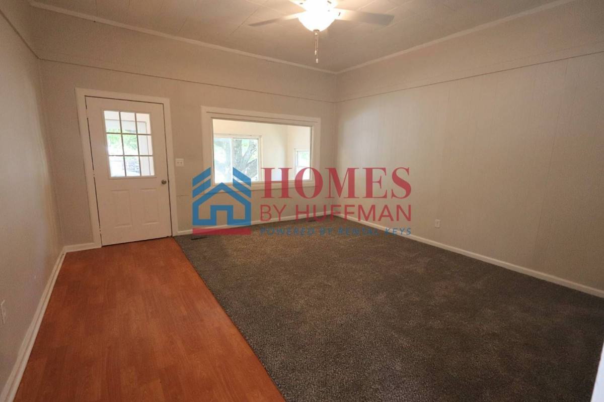 House for rent at 1025 N Second Ave, Evansville, IN 47710