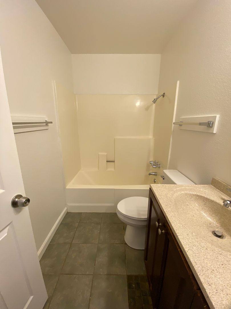 House for rent at 118 Raleigh Dr, Vacaville, CA 95687