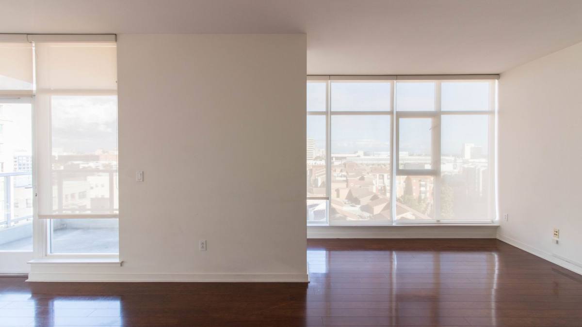 Apartment for rent at 411 W Season Way, Long Beach, CA 90802