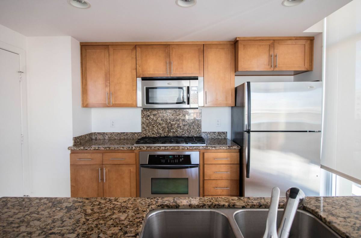 Apartment for rent at 411 W Season Way, Long Beach, CA 90802