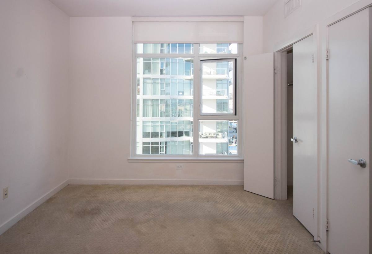 Apartment for rent at 411 W Season Way, Long Beach, CA 90802