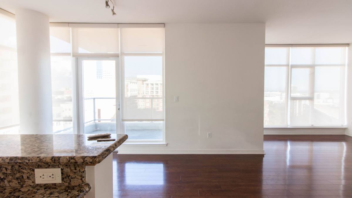 Apartment for rent at 411 W Season Way, Long Beach, CA 90802