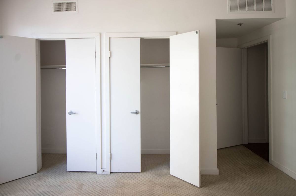 Apartment for rent at 411 W Season Way, Long Beach, CA 90802