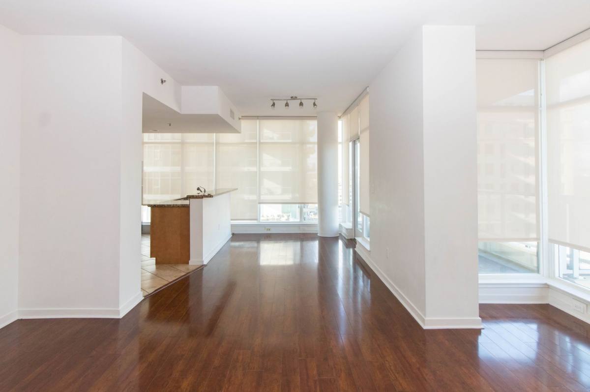 Apartment for rent at 411 W Season Way, Long Beach, CA 90802