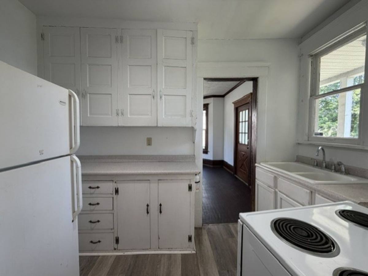 House for rent at 1518 Woodland Ave NW, Canton, OH 44703