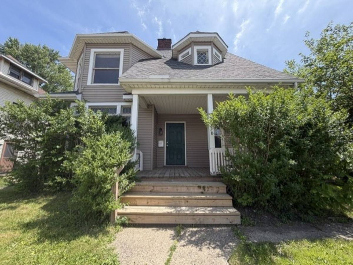 House for rent at 1518 Woodland Ave NW, Canton, OH 44703