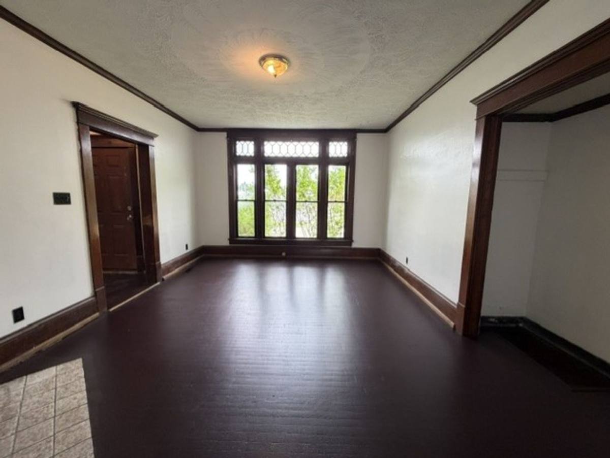 House for rent at 1518 Woodland Ave NW, Canton, OH 44703