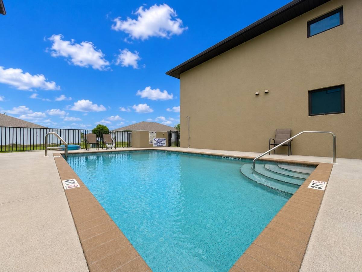 Apartment for rent at 4035 4109 SW, Cape Coral, FL 33914