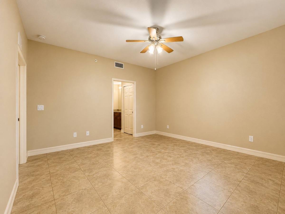 Apartment for rent at 4035 4109 SW, Cape Coral, FL 33914