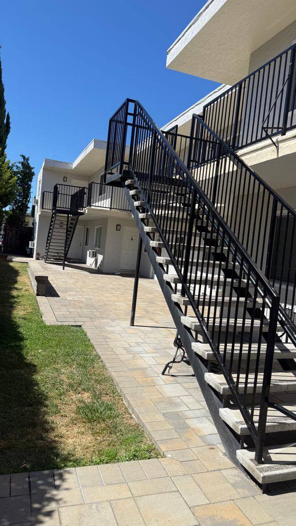 Apartment for rent at 2327 Pruneridge Ave, Santa Clara, CA 95050