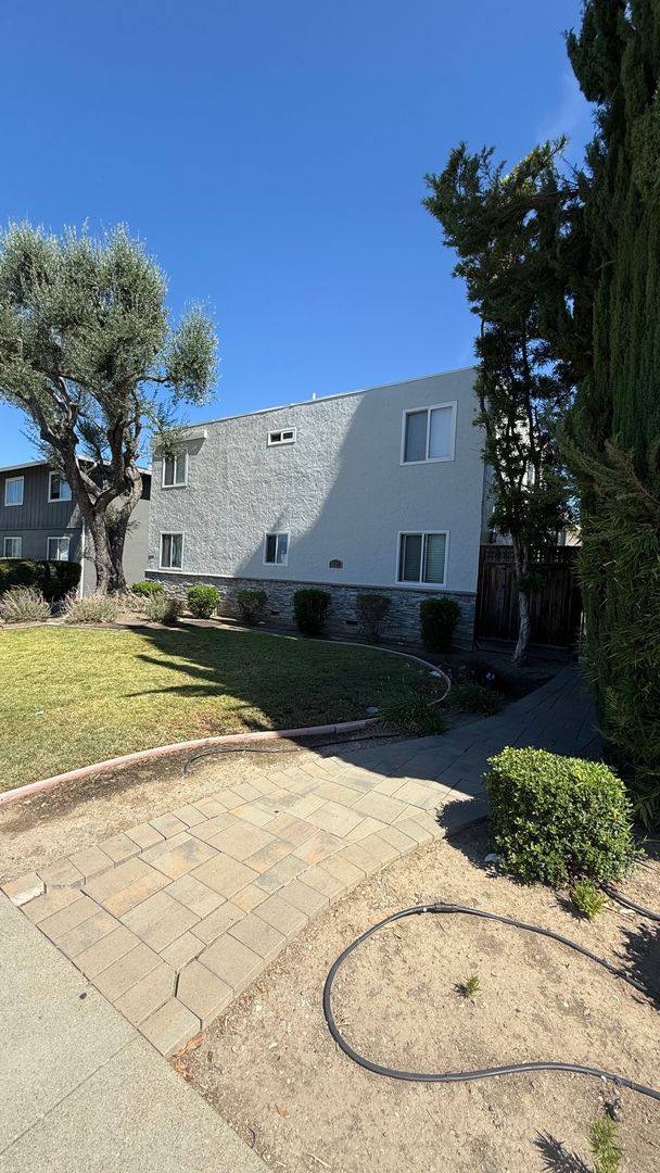 Apartment for rent at 2327 Pruneridge Ave, Santa Clara, CA 95050
