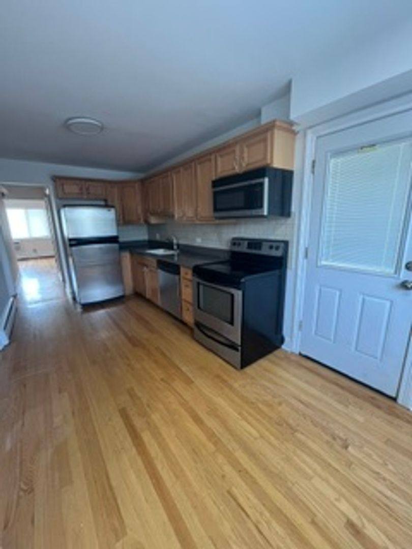 Apartment for rent at 202-222 N Salem Ave, Arlington Heights, IL 60005