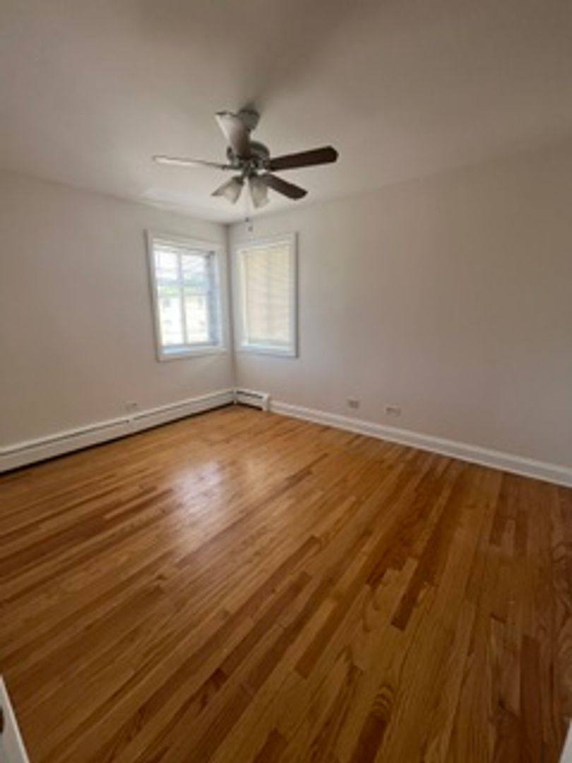 Apartment for rent at 202-222 N Salem Ave, Arlington Heights, IL 60005