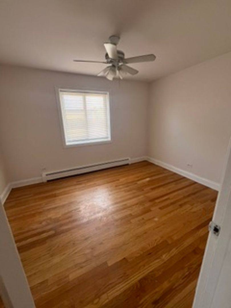 Apartment for rent at 202-222 N Salem Ave, Arlington Heights, IL 60005