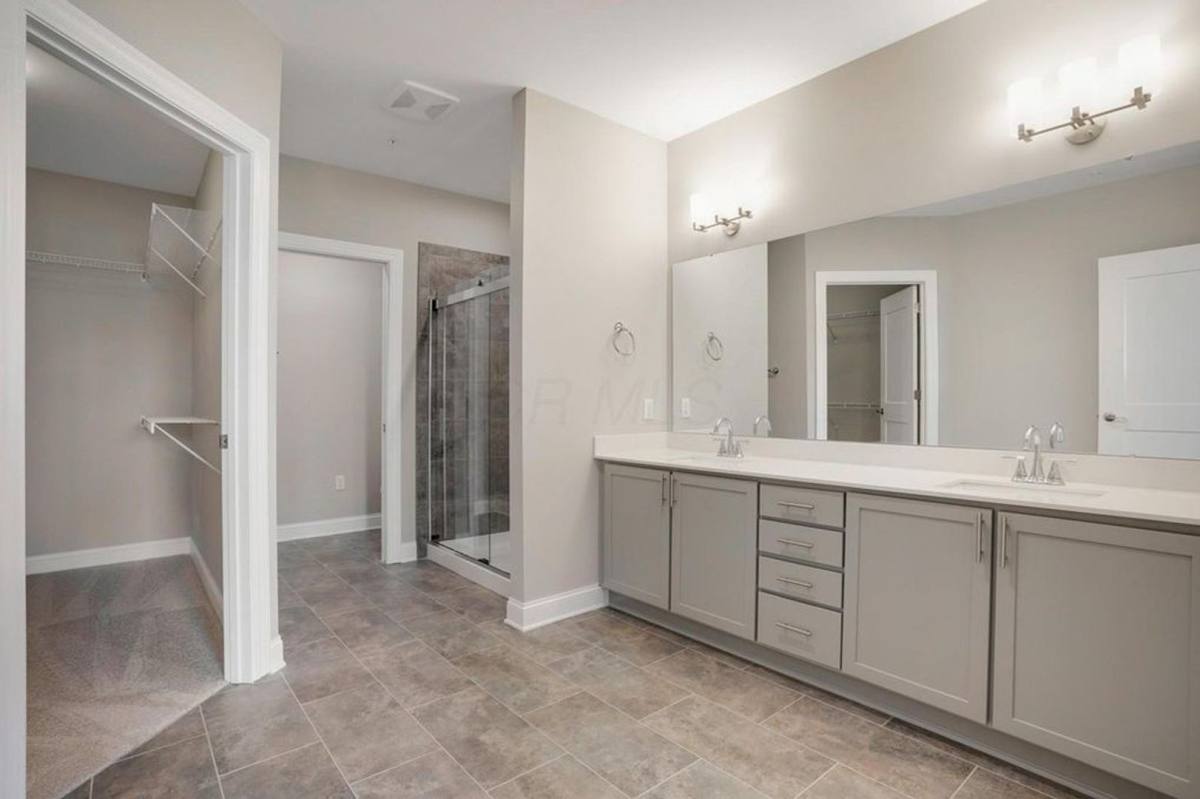 Condo for rent at 5339 Highpointe Lakes Dr, Westerville, OH 43081